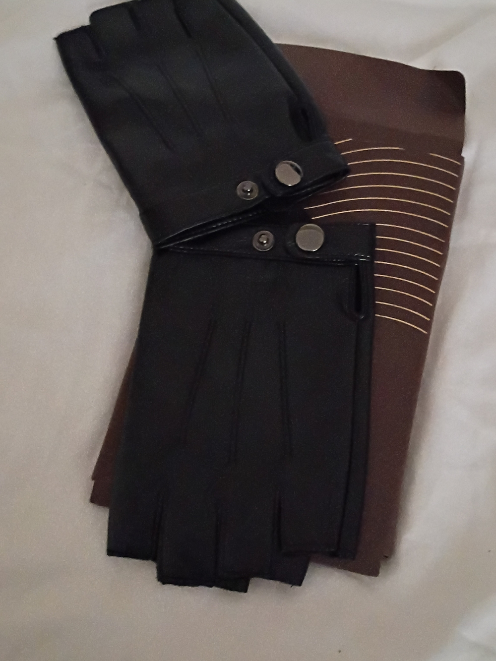 pop Black Fingerless Driving Gloves - Picture 4 of 5